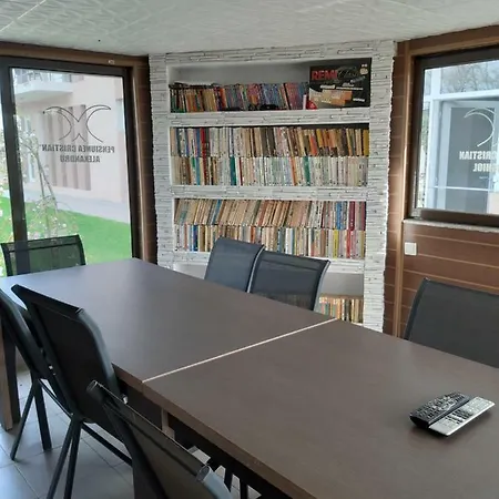 Pensiunea Cristian 4* Текиргьол